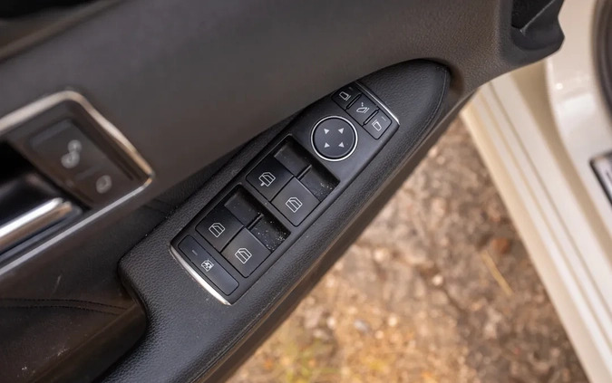 Mercedes-Benz Klasa E cena 33900 przebieg: 284000, rok produkcji 2011 z Ujazd małe 667